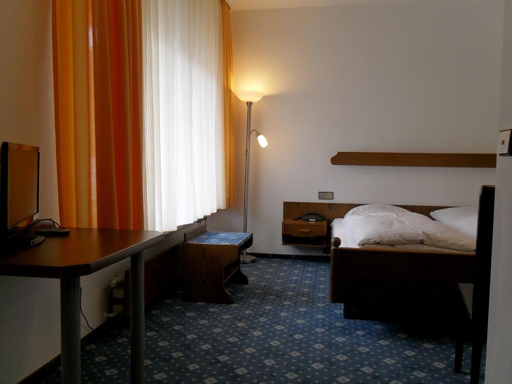 Hotel Gasthof Traube Kernen Oda fotoğraf